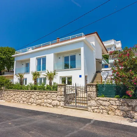 Modernes Direkt Am Mit Whirlpool, Meerblick, Lounge-bereich Apartman *