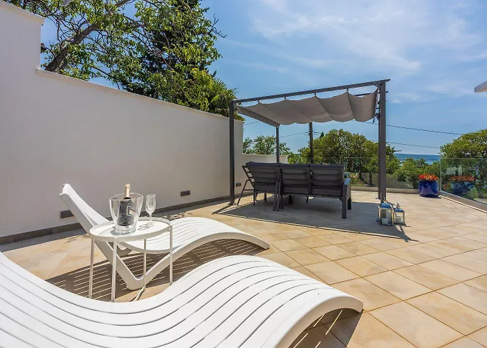 Appartamento Modernes Direkt Am Mit Whirlpool, Meerblick, Lounge-bereich Dramalj