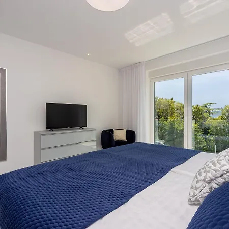 Modernes Direkt Am Mit Whirlpool, Meerblick, Lounge-bereich Dramalj