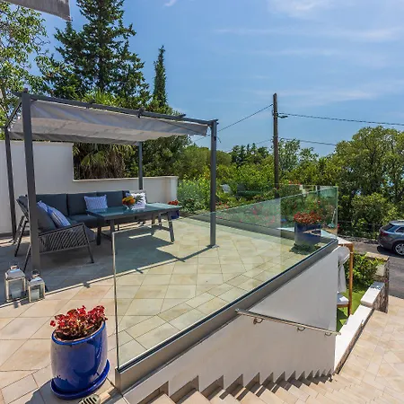 Modernes Direkt Am Mit Whirlpool, Meerblick, Lounge-bereich Lejlighed Dramalj