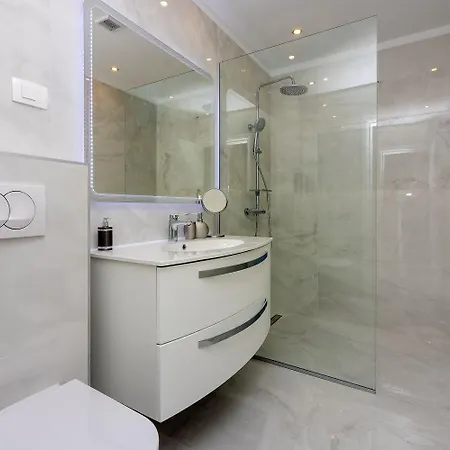 Modernes Direkt Am Mit Whirlpool, Meerblick, Lounge-bereich Dramalj