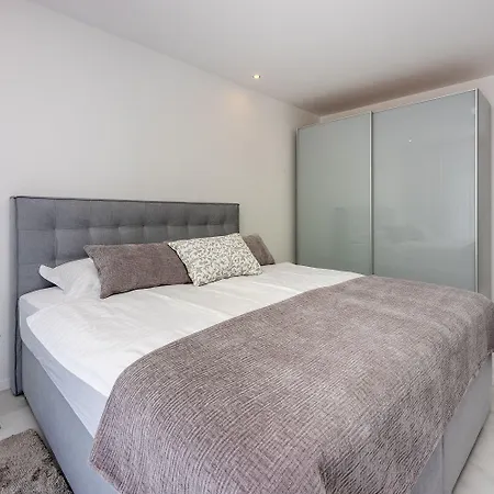 Modernes Direkt Am Mit Whirlpool, Meerblick, Lounge-bereich * Dramalj