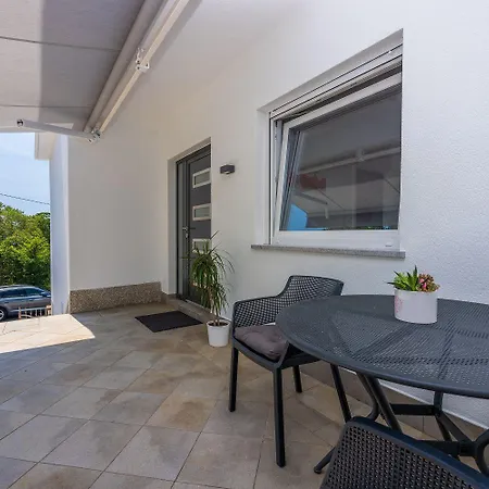 Modernes Direkt Am Mit Whirlpool, Meerblick, Lounge-bereich Dramalj